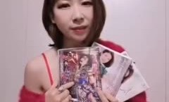 国内顶尖的VIP电报群少女镇定制超级博主视频，舌尖上的菊花全裸访谈，跳.蛋天台放尿，饮尿自.慰，1080P附图75P
