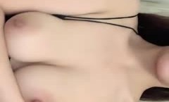 高挑御姐范妹mei子，黑丝大长腿，珍珠内裤只能遮住一线天，道具自.慰，插嘴又插.穴