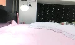 金发苗条 骚/女新片上市！【奶油甜心】黑丝舔tian足自摸道具自.慰，舔tian弄振动棒掰穴扣逼，很是诱惑喜欢不要错过