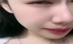 《疯狂抖音》美新娘5 美.女喝高了洒酒疯耍的点大当街脱.光光摆pose还跟jc动手(15)