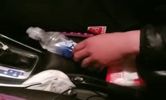 迷情小姐姐的浪lang漫之夜，一路开车一路骚，全程直播约/炮.狼.友空kong降过程，简陋出租房里的暧昧，把小哥伺候好了