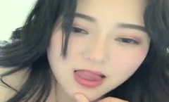 女神级别的超高gao颜值美少.妇 脱.光光了自.慰出水给你看个够 胸部虽然有点下垂了 但依然有不错的手感 少.妇控福音