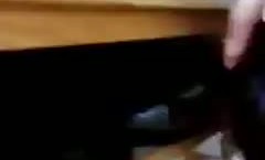 图书馆一对骚.货情侣，趁着同学们在前面看书，偷偷坐在后面复习顺便喂 骚/女友吃大鸡.巴！