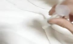 长屌男后入大白屁股苗条妹mei子，翘着屁股特写后入抽.]插菊花灌肠再爆菊，从下往上视角拍摄