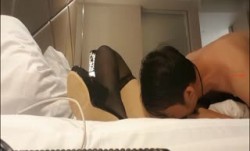 刚新婚的美少.妇出轨猴急胡子大叔 胡子扎的妹mei子淫.水直流高潮不断