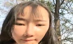 鸭舌帽苗条妹mei子新片上市！【小乳猪】和炮.友户外小树林啪pa啪，口口后入抽.]插呻吟娇喘，很是诱惑喜欢不要错过
