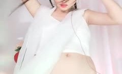 高gao颜值网红妹mei子扎双马尾带眼睛非常诱惑，跳脱衣舞扭动屁股脱下丁字裤特写，揉搓大.奶非常诱人