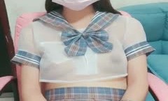 小可爱平台(原卡哇伊)漂亮美.女主播陈小蜜1027自.慰大秀穿着制服激ji情自.慰十分诱人