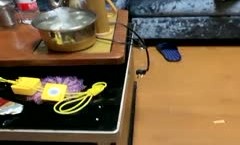 新片上市！【学生妹mei最爱大叔】土豪哥砸重金买手机包包和衣服，拿下漂亮大二学生妹mei，身shen材苗条颜值青春，听话水多青春的肉.体最需要大叔的调教