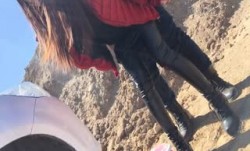 “好TW18-SWAG爽shuang好舒服 操cao死我”逗逼剧情紧身皮裤辣妹mei户外独坐被色狼搭讪强行啪pa啪月经还没走干净呢叫声销魂对白粗口淫.荡1080P原版