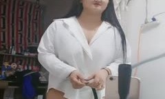 淫.乱的房间3男一女玩耍，姐妹mei花加单男玩弄同胞姐妹mei，露脸捆绑玩奶子摸逼，一个道具塞逼里还不够，真刺激2