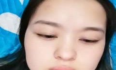 颜值不错挺嫩贫乳妹mei子全裸啪pa啪秀，口口骑乘后入换着 操cao呻吟娇喘诱人，很是诱惑喜欢不要错过