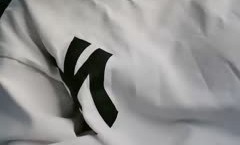 新片上市！【坏丫头】鸭舌帽少.妇户外直播搭讪小哥车上啪pa啪，粉逼开裆裤后座口口骑乘前座还有个观战