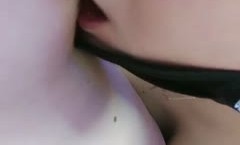 姐弟乱笼 姐姐撩骚弟弟 沙发上按an摩JJ 口.爆吃精 终于被插.穴啪pa啪
