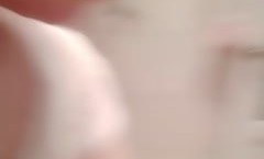 颜值不错的大.奶少.妇非常诱人，浓厚的逼毛包裹着粉嫩的骚逼，掰开骚逼给你玩阴蒂，道具抽.]插呻吟可射