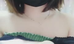 苗条身shen材短发妹mei子道具自.慰酸奶抹屁股跳.蛋塞逼逼再用玻璃黄瓜抽.]插很是诱惑不要错过