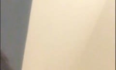 刚开苞没多久的清.纯水嫩美.女前几天刚被男友 操cao过又被带到酒jiu店进屋就扒掉奶罩吃咪咪,无-毛小鲍鱼干的捂着嘴叫!