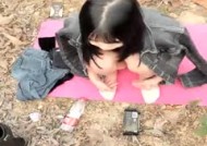 高gao颜值黑衣妹mei子新片上市！【骚劲小妖精】户外小树林大秀，垫子上全裸口口非常诱人，很是诱惑喜欢不要错过