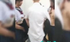 精品自.拍-年轻漂亮的3位美.女和2男剧情演绎生物课上被老师现场指导轮流玩弄啪pa啪,每人干一次,刺激淫.荡.国语!